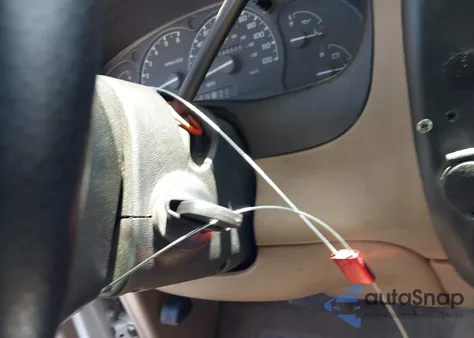 2000 Ford Explorer Xlt from USA, damaged, VIN 1FMZU63E3YUB34927